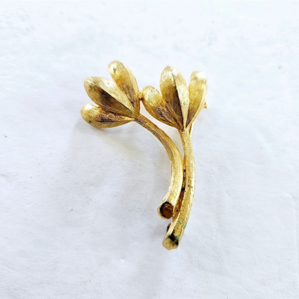 Vintage Signed Marvella Floral Bouquet Matte Brushed Gold Tone Brooch Pin